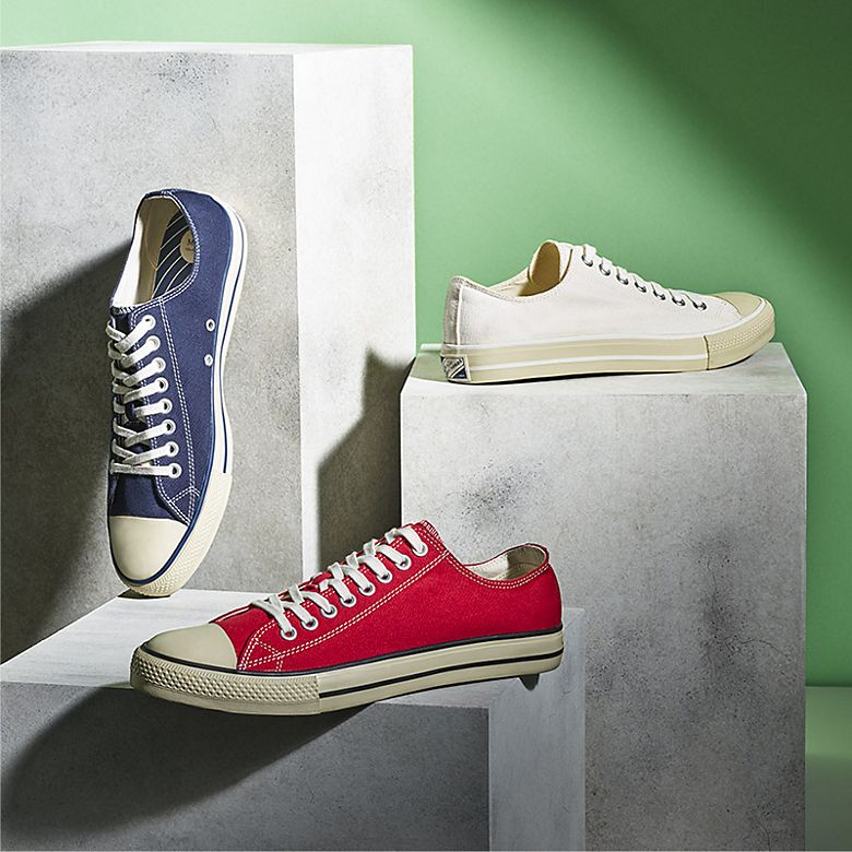 Men’s sneakers in blue, red and white