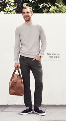 Man wearing slim fit jeans 