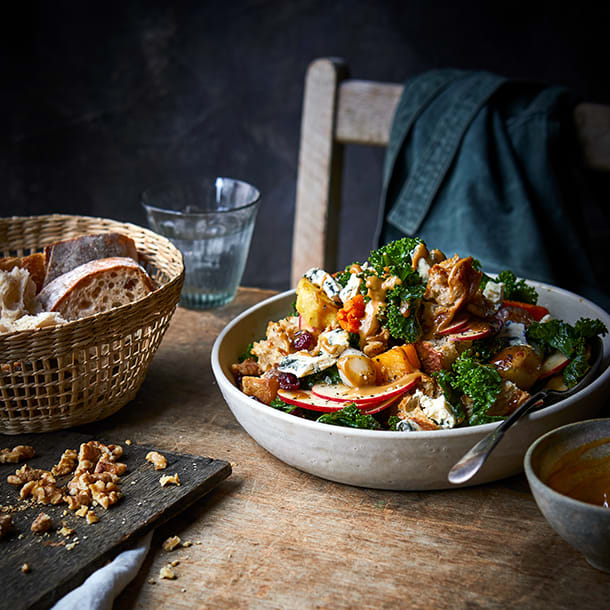 Panzanella salad