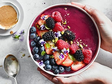 Blackberry smoothie bowl