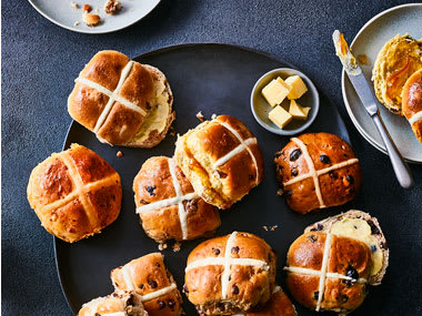 Hot cross buns