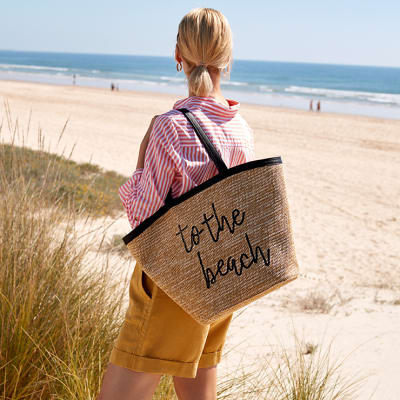 Straw store beach tote