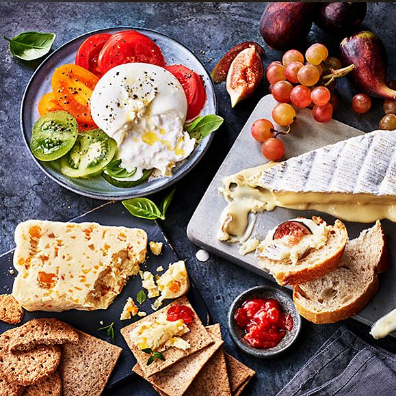 Burrata, French brie and mango stilton served with tomatoes, fresh bread and crackers
