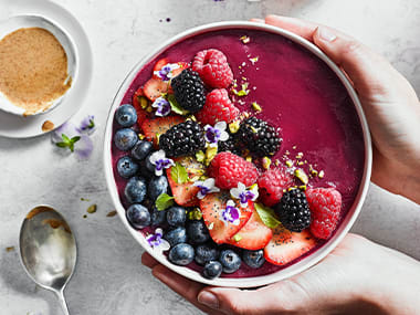 Berry smoothie bowl