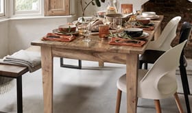 A set dining table