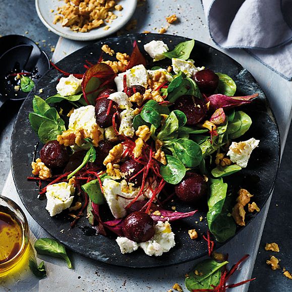 Beetroot, goats’ cheese and walnut salad