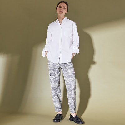 Camo cargo hot sale trousers womens