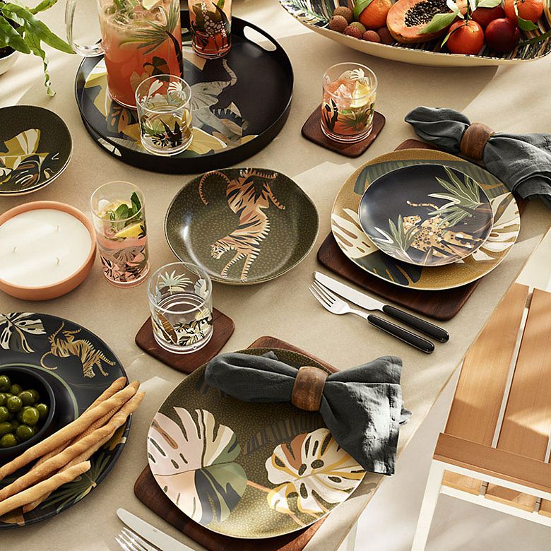 Picnic Sets To Make Outdoor Dining Feel, Outdoor Plastic Dining Tableware