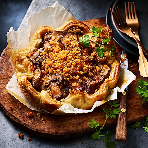 Gastropub chestnut and shiitake mushroom open pie