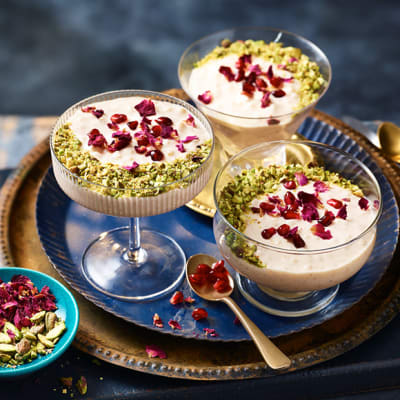 Rice puddings with pomegranate and pistachio