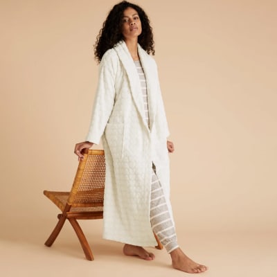 https://asset2.cxnmarksandspencer.com/is/image/mands/20201222_EP_WW_FLUFFY-DRESSING-GOWN_740x740?$Style_living_700x700_IPAD$