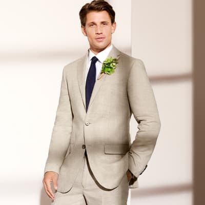 The Crease-Resistant Men's Linen Suit