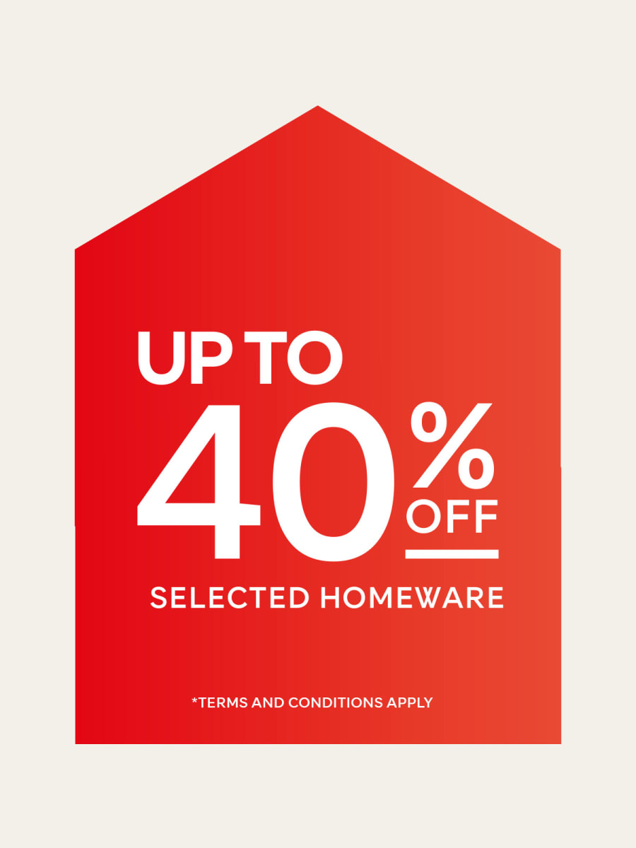 Selection of roasting trays and metal pans