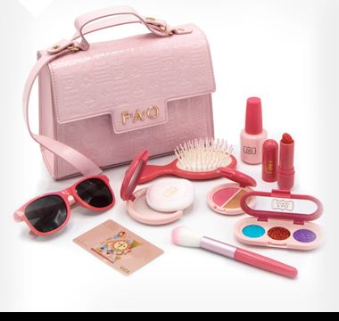 FAO Schwarz toy handbag and make-up set. Shop now 