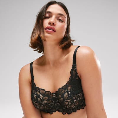 Women's Proof Bra with Large Boobs and Beautiful Back Can Be