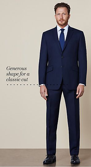 Man wearing regular suit