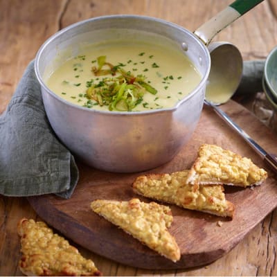 Cawl Cennin (Welsh leek soup) with Welsh rarebit slices