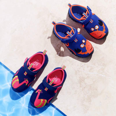 Waterproof kids’ shoes for the beachand beyond