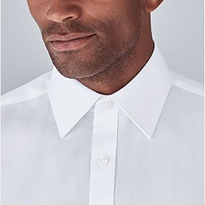 Man wearing classic pointed collar shirt